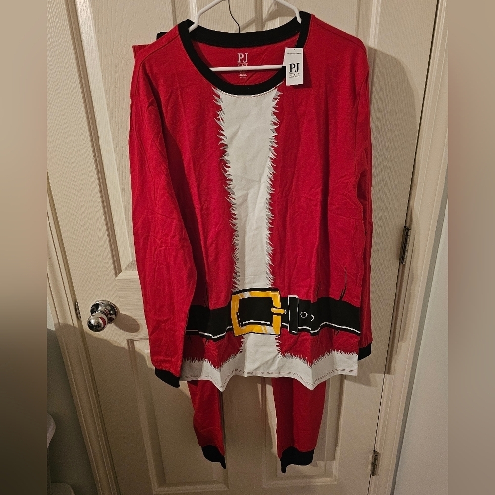 WonderShop NWT Santa Claus Pajamas Family Pajamas Pjs Red Black Multiple Sizes